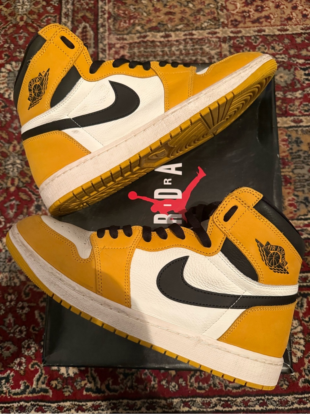 Jordan 1 Retro High OG Yellow Ochre - White Black Yellow Sneakers
